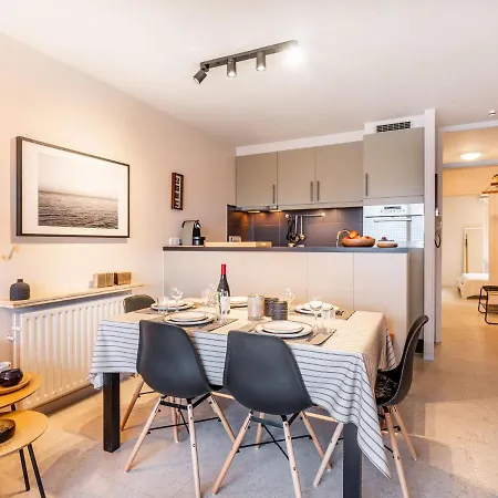 William 201 Located In The Center Of Apartment